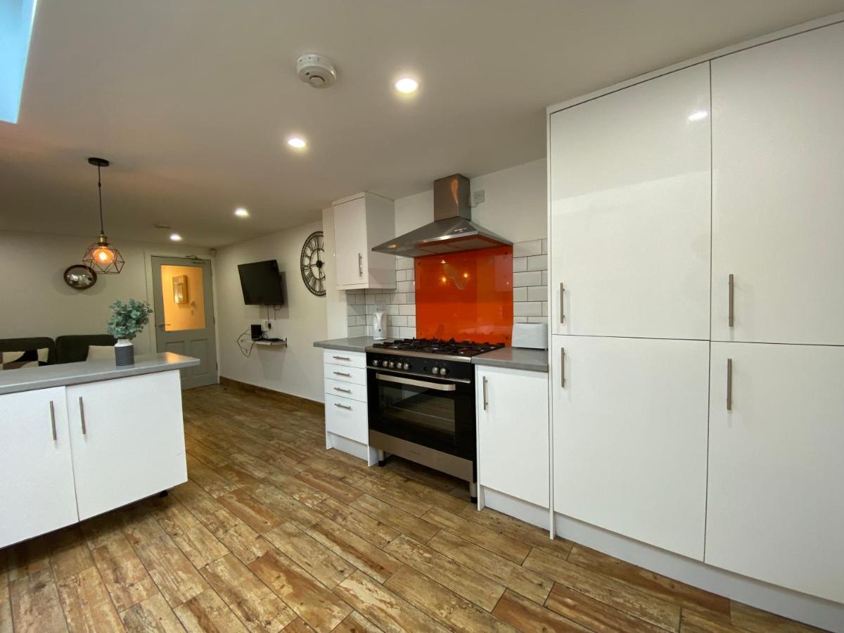 Nice Living Serviced Accommodations 2 โคเวนทรี ภายนอก รูปภาพ