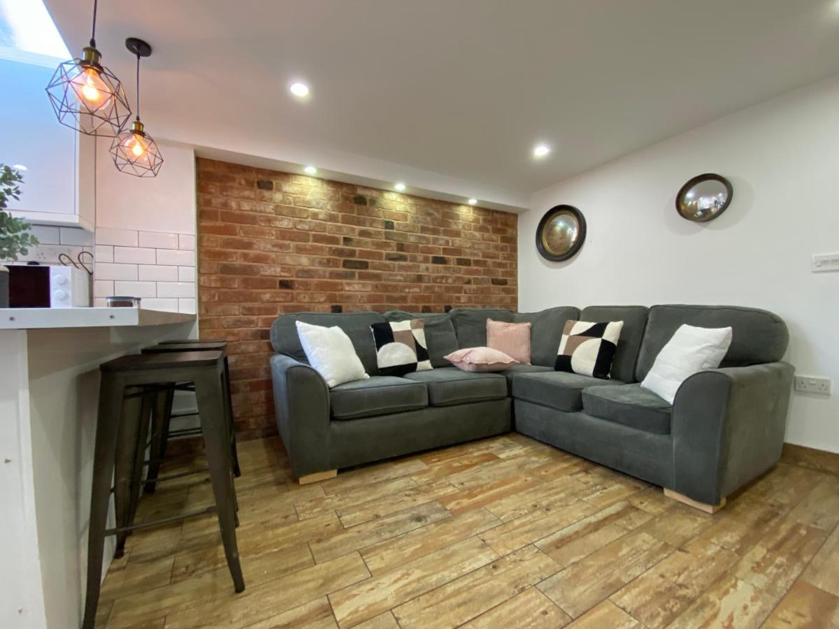 Nice Living Serviced Accommodations 2 โคเวนทรี ภายนอก รูปภาพ