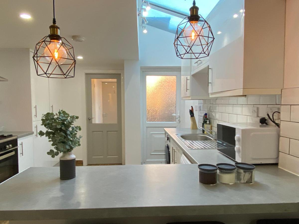 Nice Living Serviced Accommodations 2 โคเวนทรี ภายนอก รูปภาพ