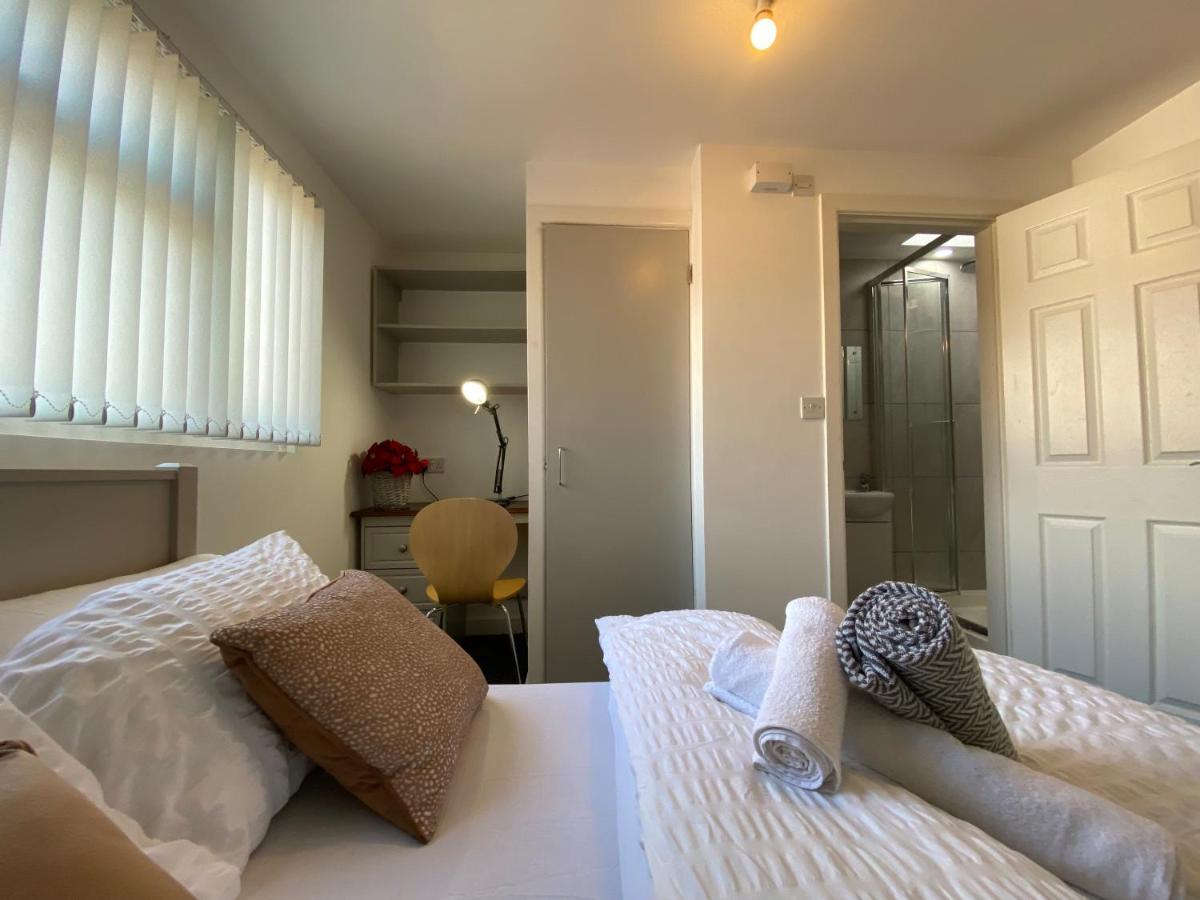 Nice Living Serviced Accommodations 2 โคเวนทรี ภายนอก รูปภาพ