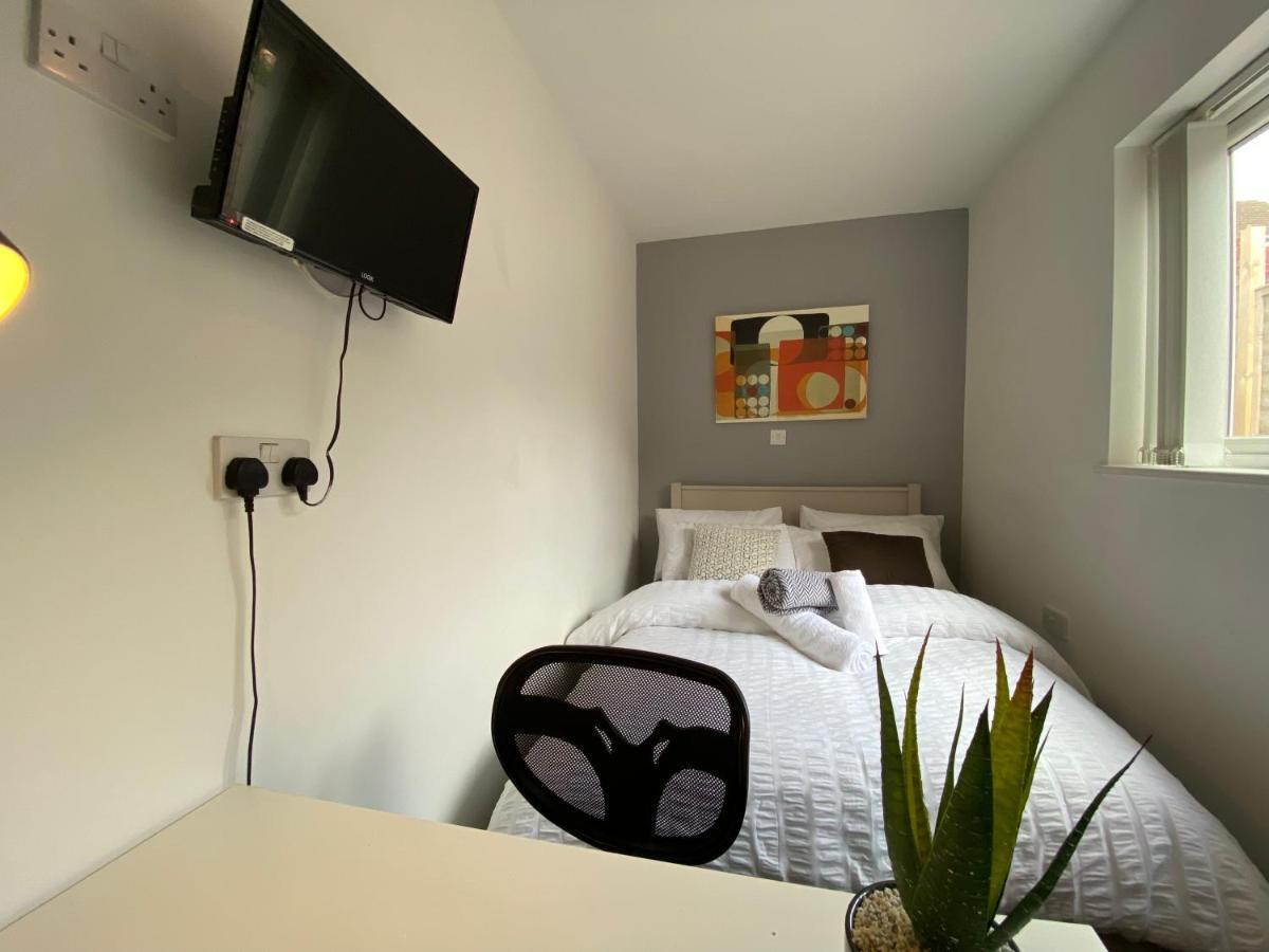 Nice Living Serviced Accommodations 2 โคเวนทรี ภายนอก รูปภาพ