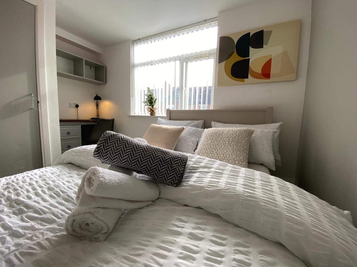 Nice Living Serviced Accommodations 2 โคเวนทรี ภายนอก รูปภาพ