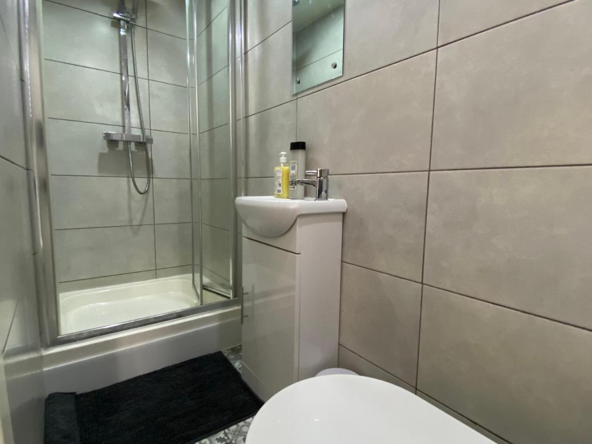 Nice Living Serviced Accommodations 2 โคเวนทรี ภายนอก รูปภาพ