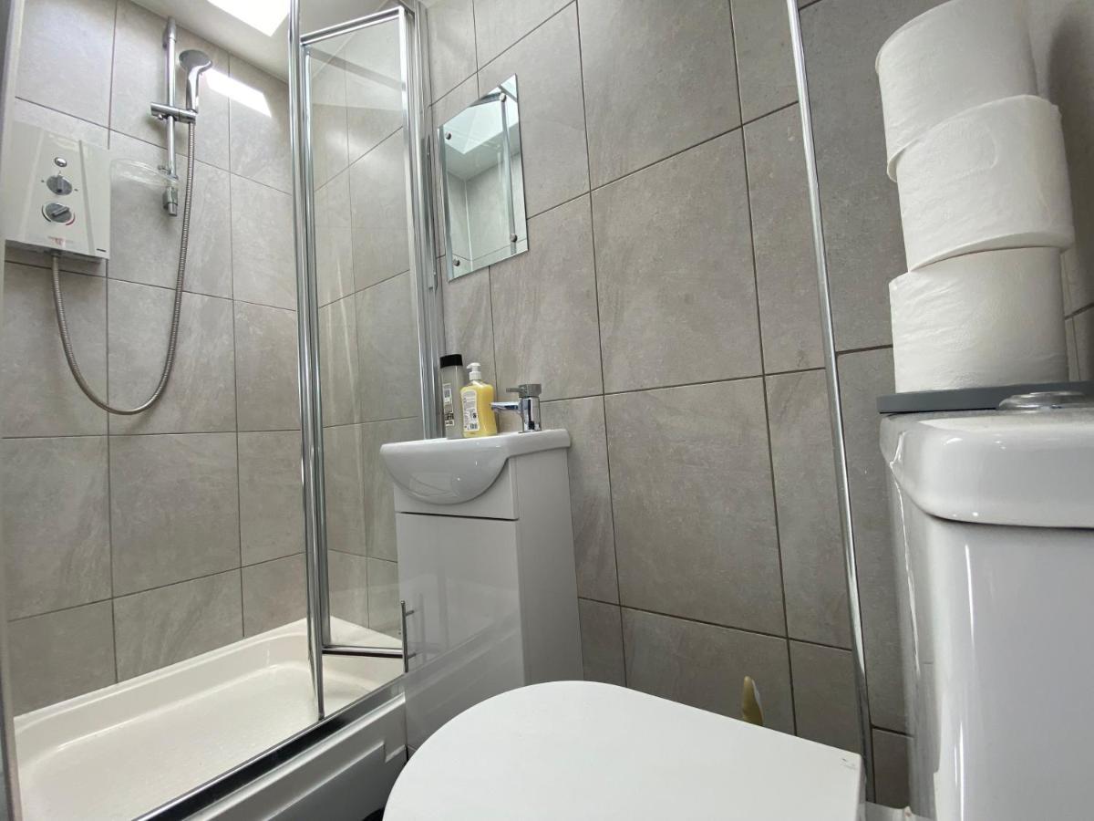Nice Living Serviced Accommodations 2 โคเวนทรี ภายนอก รูปภาพ