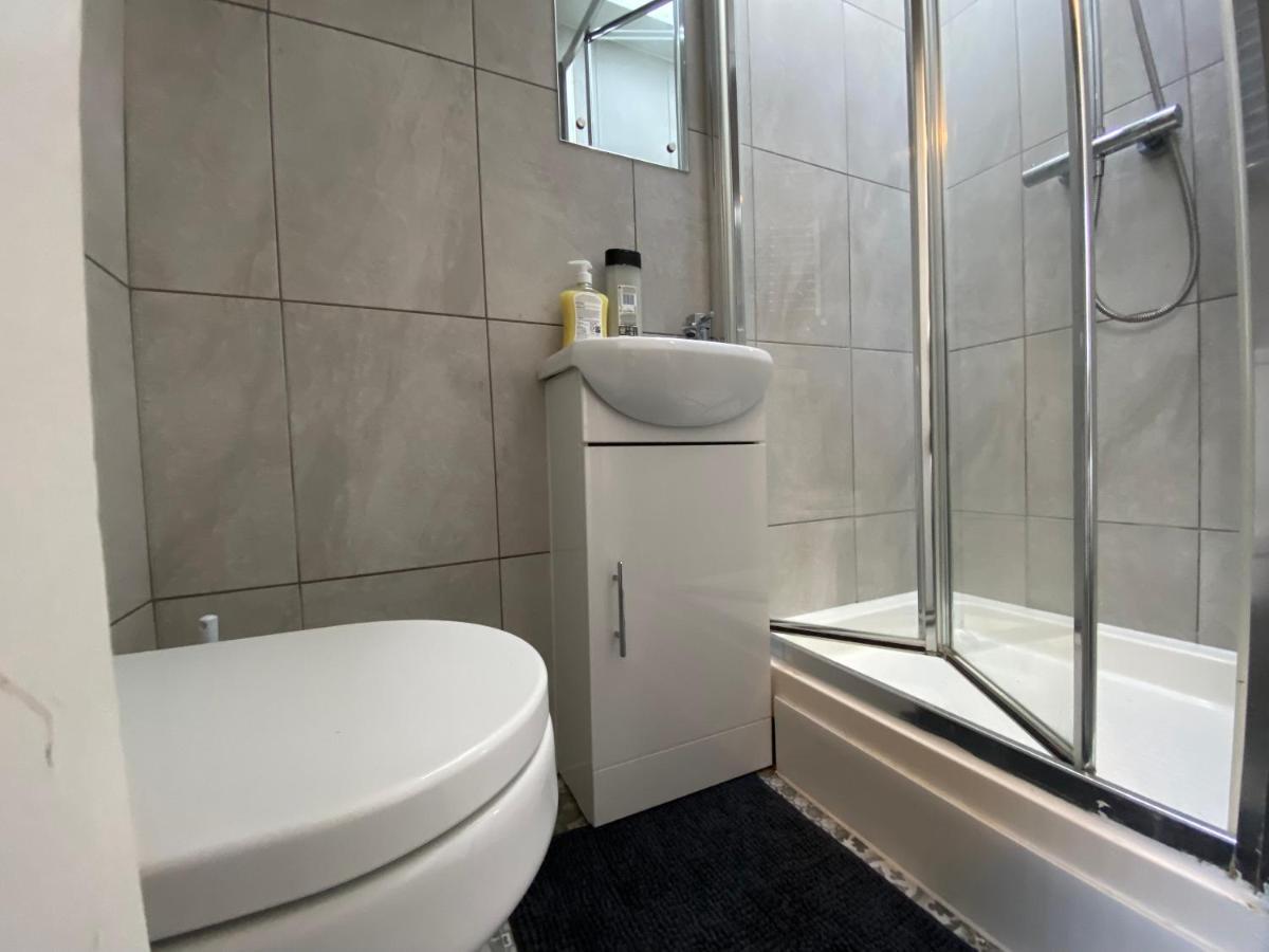 Nice Living Serviced Accommodations 2 โคเวนทรี ภายนอก รูปภาพ